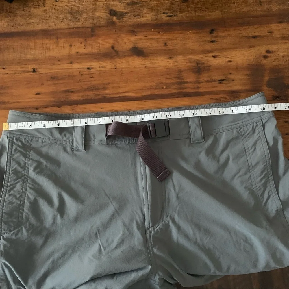 REI Mens Nylon Belted Gray Hiking Outdoor Shorts Sz 40